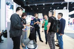 Cheetah Mobile's AI Retail Robot Guides Customers with Speech Recognition